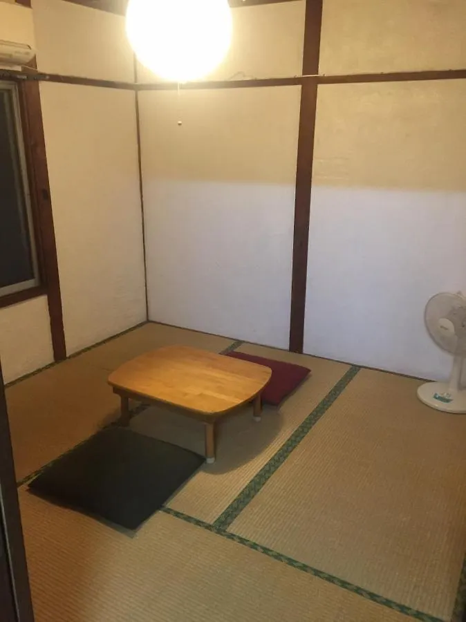 昭和レトロタイムスリップ古民家ゲストハウス舞妓まいこ Киото 0*,  Япония